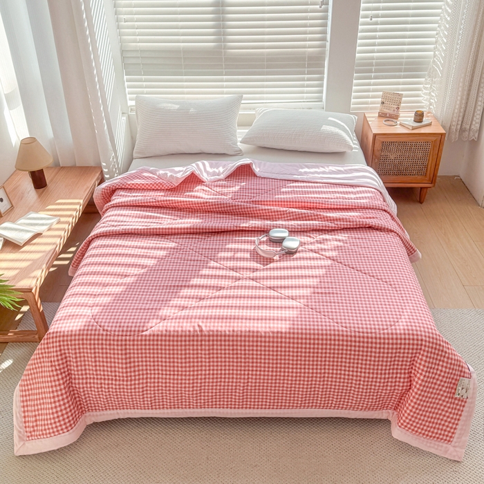 91家纺网 家纺一手货源 找家纺 棉乐町家居 2025新款里外全棉手包边棉花夏被 倾恋粉