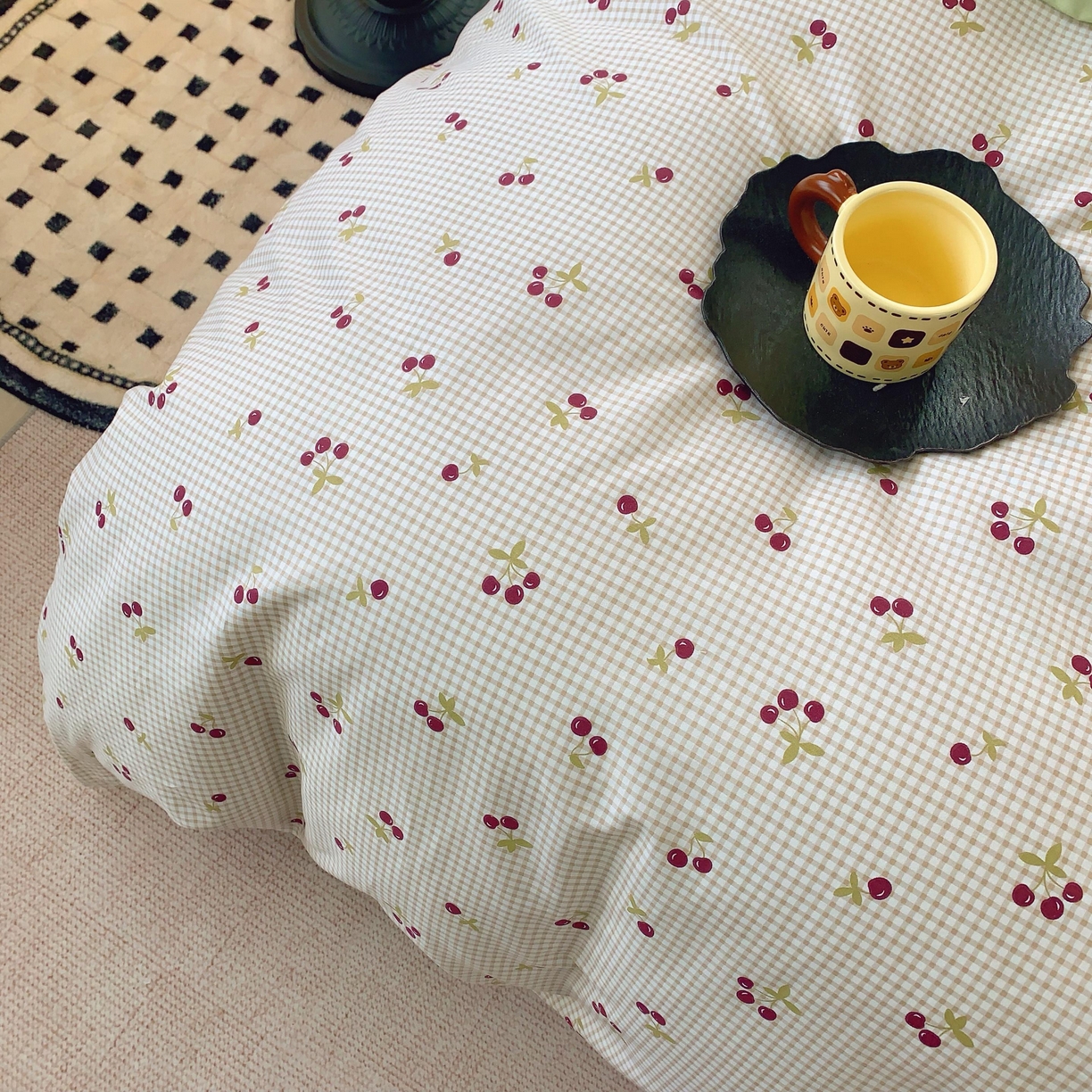 91家纺网 家纺一手货源 找家纺 奈萝家纺 2025新款亲肤小清新全棉四件套 樱桃小丸子