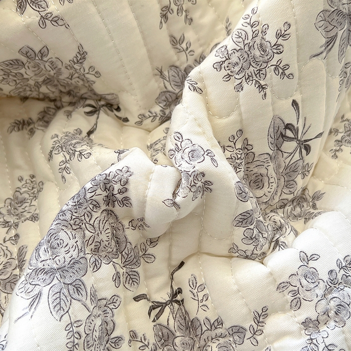 91家纺网 家纺一手货源 找家纺 美梦家纺 2025新款A类全棉13372花边床盖四件套-黑边 浮绘花影