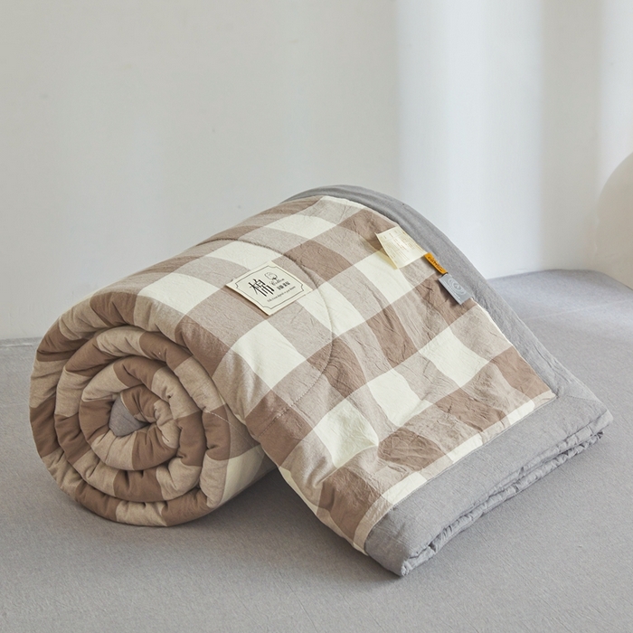 91家纺网 家纺一手货源 找家纺 爱屋及屋  2025新款无印风被子被芯夏凉被空调被 灰中格