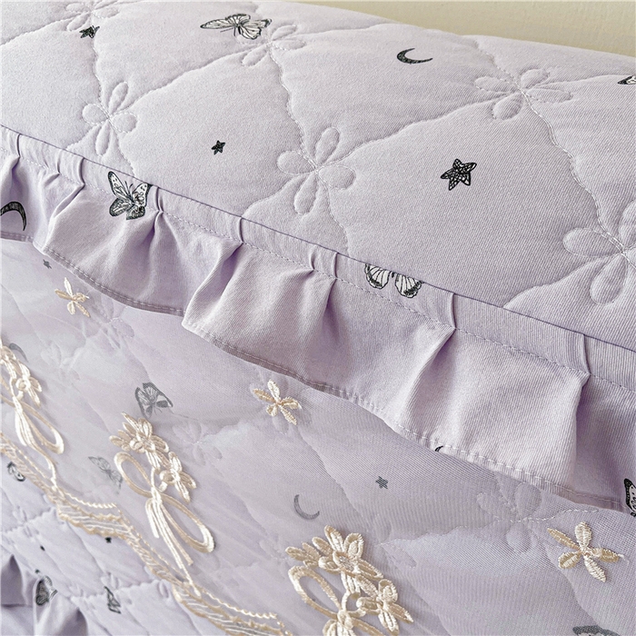 91家纺网 家纺一手货源 找家纺 十个点2025新款亲肤夹棉床头罩 月亮之上