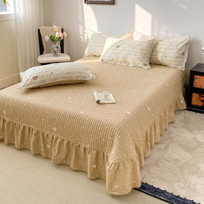 91家纺网 家纺一手货源 找家纺 梦可莱家居 2025新款全棉韩版蕾丝边床盖四件套 音乐熊