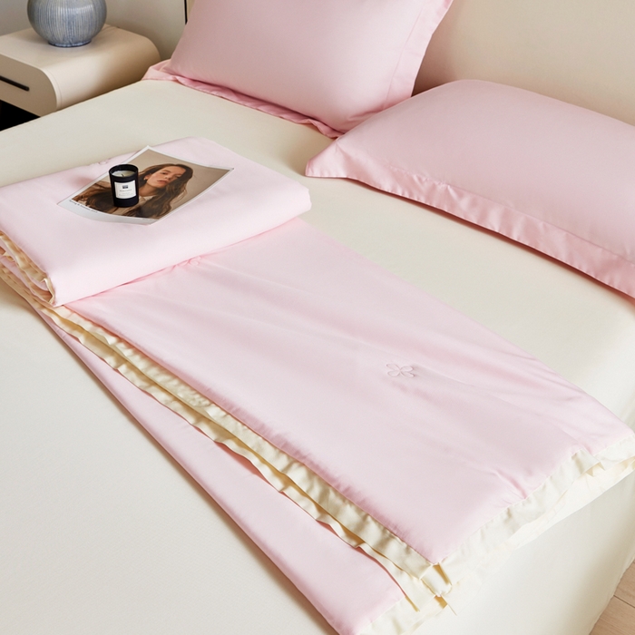 91家纺网 家纺一手货源 找家纺 天瑜家纺 2025新款纯色天丝夏被 粉+米黄