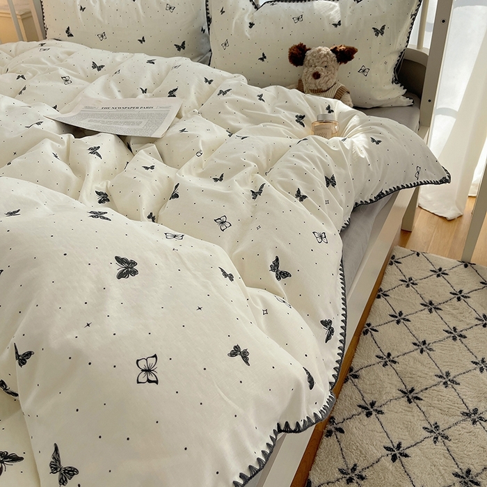 91家纺网 家纺一手货源 找家纺 三朵 2025新款全棉双层纱三角针四件套 蝶梦