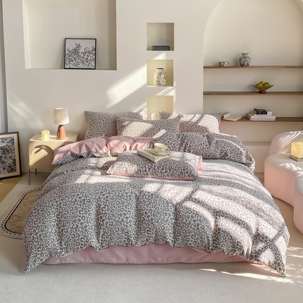 凡客家居 2025新款60s色织提花系列四件套 甜心豹纹