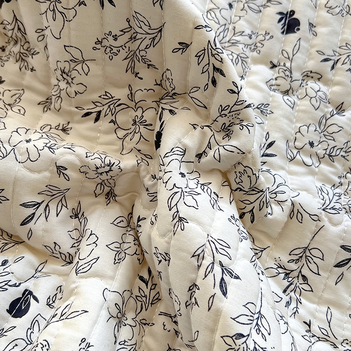 91家纺网 家纺一手货源 找家纺 美梦家纺 2025新款A类全棉13372花边床盖四件套-黑边 莱茵河畔白