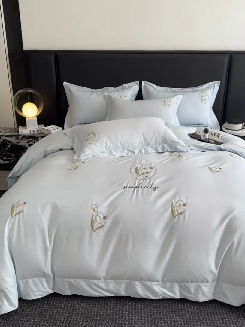 91家纺网 家纺一手货源 找家纺 新方向2025新款全棉长绒棉刺绣四件套-铃兰物语 铃兰物语-蓝