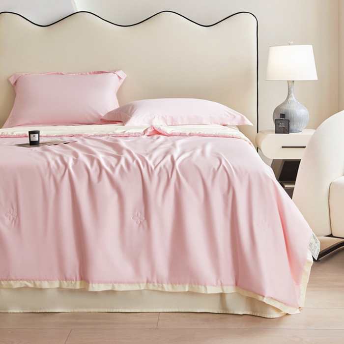 91家纺网 家纺一手货源 找家纺 天瑜家纺 2025新款纯色天丝夏被 粉+米黄