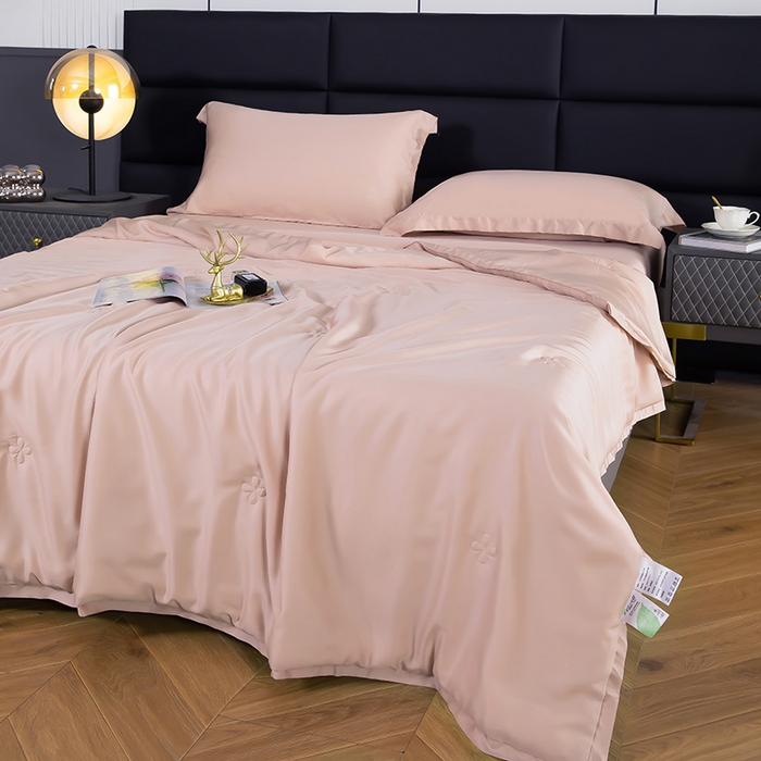 91家纺网 家纺一手货源 找家纺 天瑜家纺 2025新款纯色天丝夏被 纯豆沙