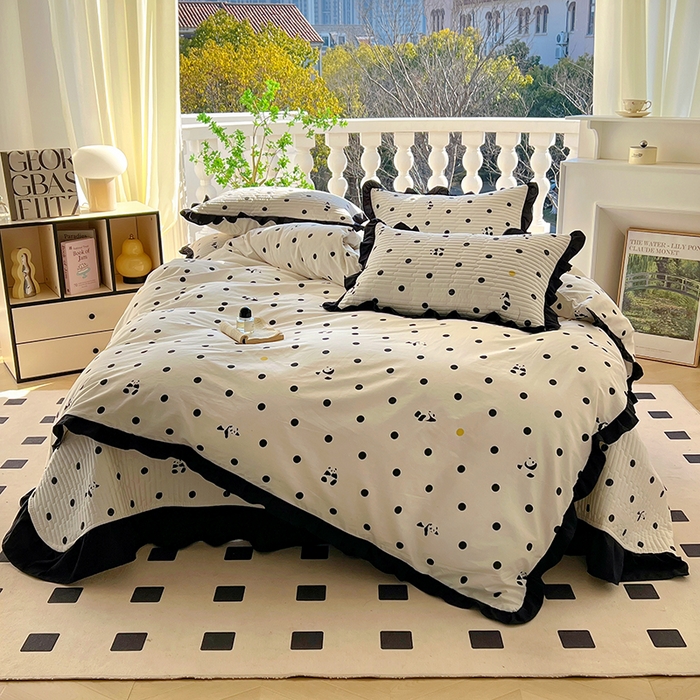 91家纺网 家纺一手货源 找家纺 美梦家纺 2025新款A类全棉13372花边床盖四件套-黑边 敦敦熊