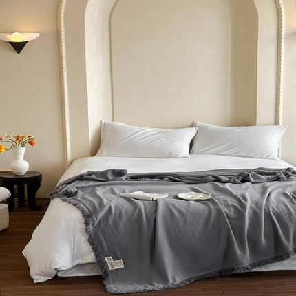 91家纺网 家纺一手货源 找家纺 （总）三朵 2025新款全棉四层绉绉纱流苏多功能毯