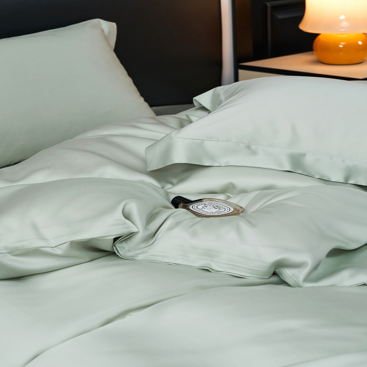 91家纺网 家纺一手货源 找家纺 顾家家居 2025新款纯色兰精天丝四件套 春日绿