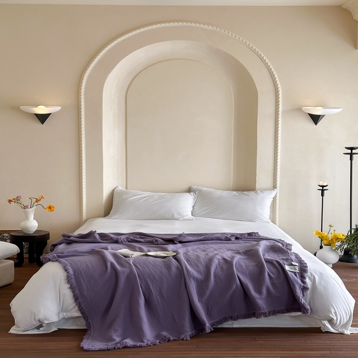 91家纺网 家纺一手货源 找家纺 三朵 2025新款全棉四层绉绉纱流苏多功能毯 紫葡萄