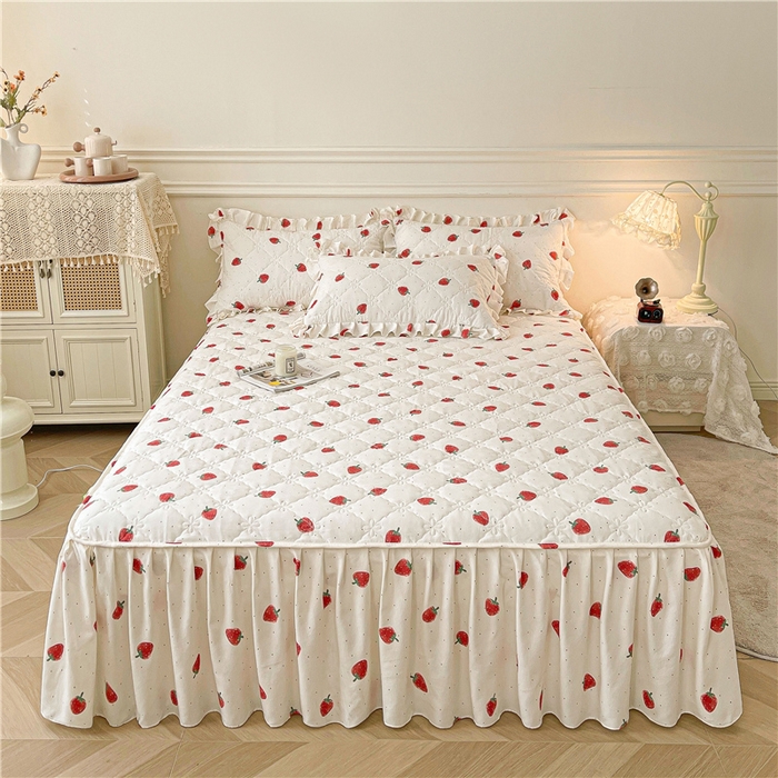 91家纺网 家纺一手货源 找家纺 十个点2025新款针织棉 夹棉床笠式床裙床头罩系列  真爱草莓