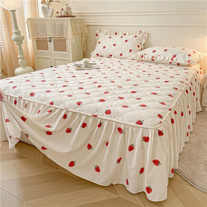 91家纺网 家纺一手货源 找家纺 十个点2025新款针织棉 夹棉床笠式床裙床头罩系列  真爱草莓