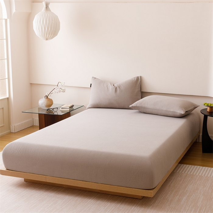 91家纺网 家纺一手货源 找家纺 趣色家纺 2025新款全棉皱皱纱单床笠 绅士灰