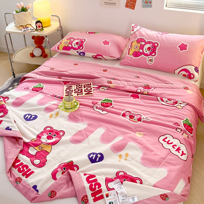 91家纺网 家纺一手货源 找家纺 尊妙被业 2025新款里外全棉印花棉花被纯棉夏被夏凉被全棉棉花夏凉被草莓熊宝