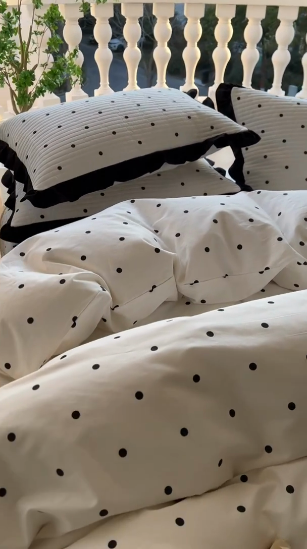 91家纺网 家纺一手货源 找家纺 （总）美梦家纺 2025新款A类全棉13372花边床盖四件套-黑边