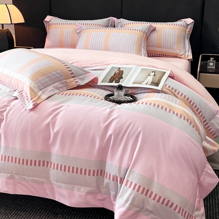 91家纺网 家纺一手货源 找家纺 新方向 2025新款全棉长绒棉数码印花四件套-布拉格之恋 布拉格之恋-桃粉