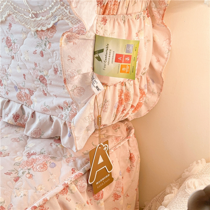 91家纺网 家纺一手货源 找家纺 十个点2025新款亲肤夹棉床头罩 锦簇玫瑰