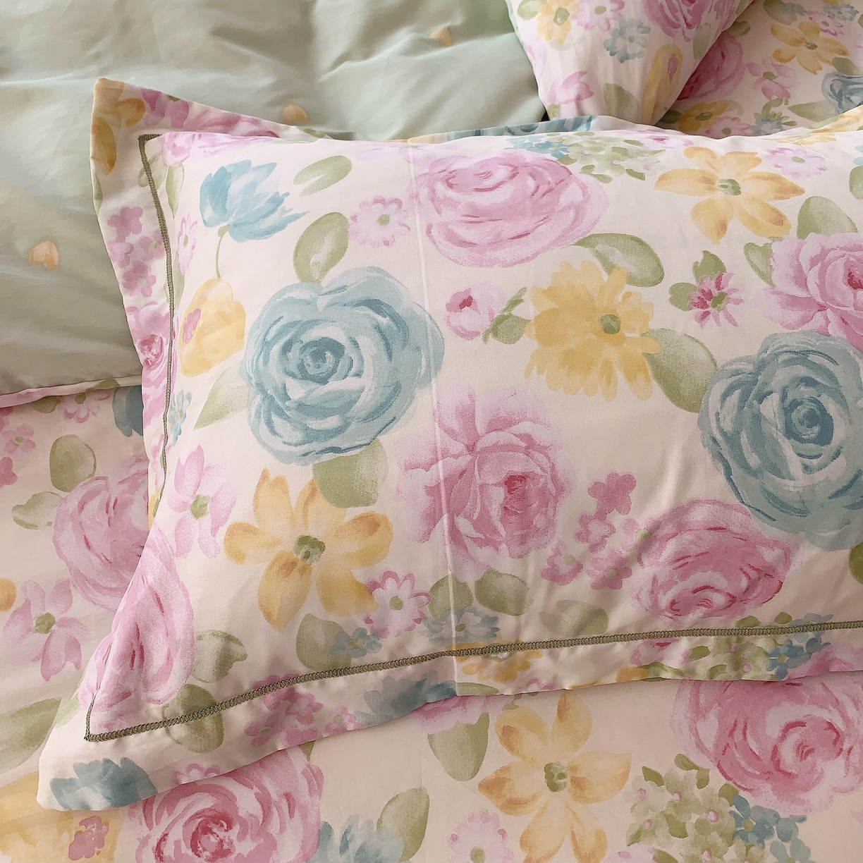 91家纺网 家纺一手货源 找家纺 奈萝家纺 2025新款亲肤小清新全棉四件套 油画玫瑰