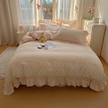 91家纺网 家纺一手货源 找家纺 轻奢坊 2025新款水洗棉密拷花边款 四件套 小粉花