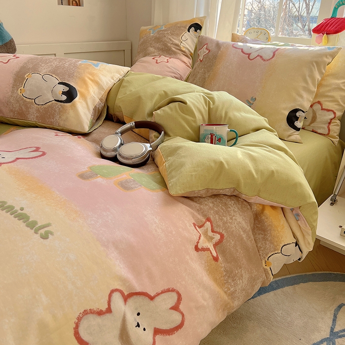 91家纺网 家纺一手货源 找家纺 2025春季新款13372全棉印花四件套-卡通系列 蜡笔企鹅兔