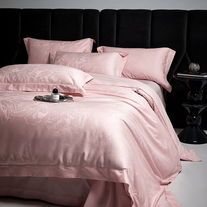 91家纺网 家纺一手货源 找家纺 榻尚家居 2025新款长绒棉贡缎提花手工立体埋绳工艺四件套礼盒包装 欧若拉-粉玉