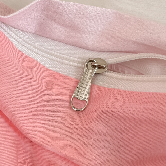 91家纺网 家纺一手货源 找家纺 金爱家 2025新款纯棉数码印花大阪三丽鸥四件套 恬静kt