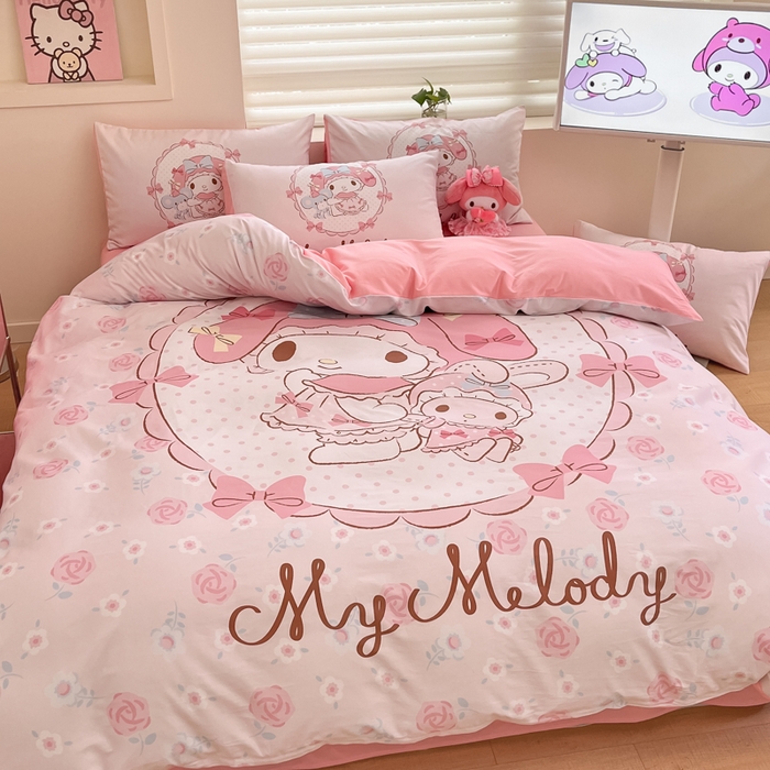 91家纺网 家纺一手货源 找家纺 金爱家 2025新款纯棉数码印花大阪三丽鸥四件套 花园宝贝kt