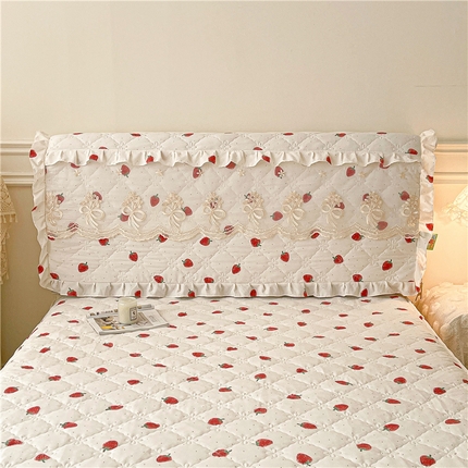 十个点2025新款亲肤夹棉床头罩 真爱草莓