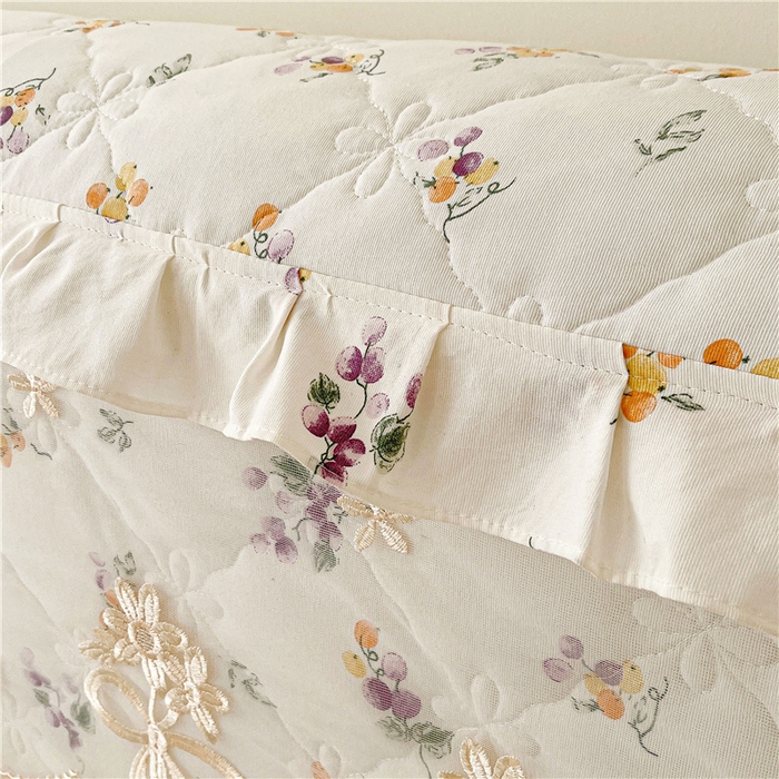 91家纺网 家纺一手货源 找家纺 十个点2025新款亲肤夹棉床头罩 普罗旺斯