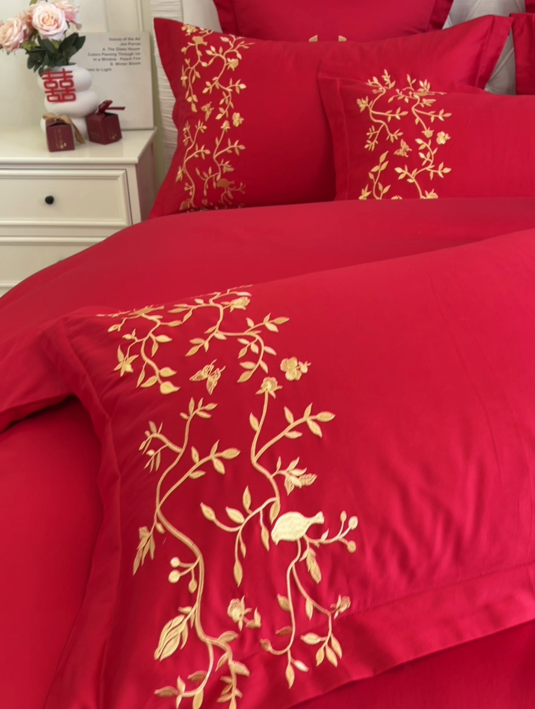 91家纺网 家纺一手货源 找家纺 欧乐蒂 2025新款亲肤棉刺绣婚庆四件套 喜上枝头