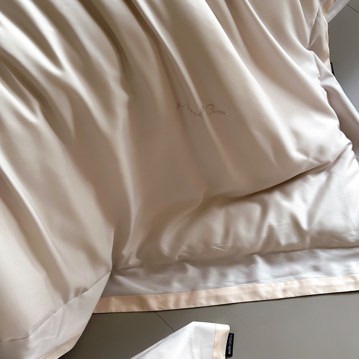 91家纺网 家纺一手货源 找家纺 佳汐蓝家纺  2025新款灵动撞色飞边100支超细旦天丝棉四件套 珍珠灰