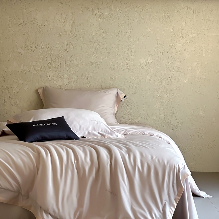 91家纺网 家纺一手货源 找家纺 佳汐蓝家纺  2025新款灵动撞色飞边100支超细旦天丝棉四件套 珍珠灰