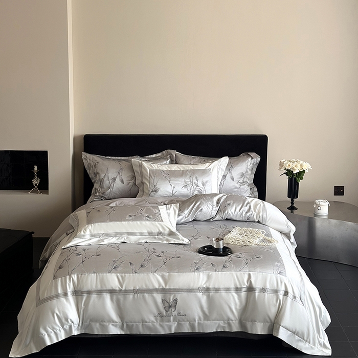 91家纺网 家纺一手货源 找家纺 鹿班家居 2025春夏款高精密锦缎色织大提花长绒棉四件套【标准会员-20元】 醉清风-灰色