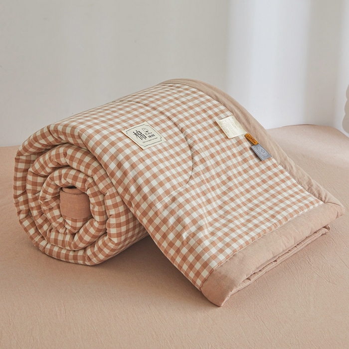 91家纺网 家纺一手货源 找家纺 爱屋及屋  2025新款无印风被子被芯夏凉被空调被 咖小格