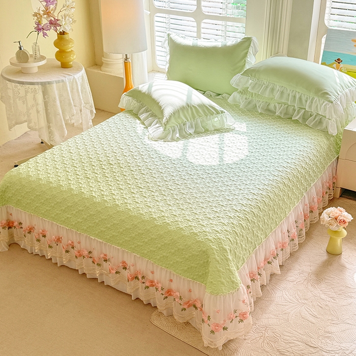 91家纺网 家纺一手货源 找家纺 大麦家纺 2025新款亲肤花边款床盖四件套  甜心小姐-青提绿