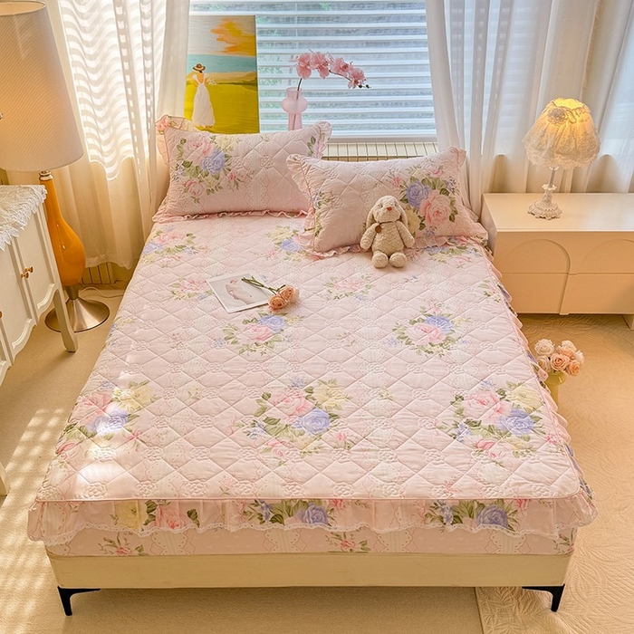 91家纺网 家纺一手货源 找家纺 美达家纺 2025新款全棉印花夹棉床笠 绮梦花源