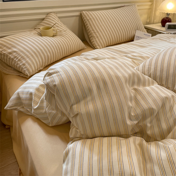 91家纺网 家纺一手货源 找家纺 盛秋家纺 2025新款水洗棉格子系列四件套芝士条纹+云初黄