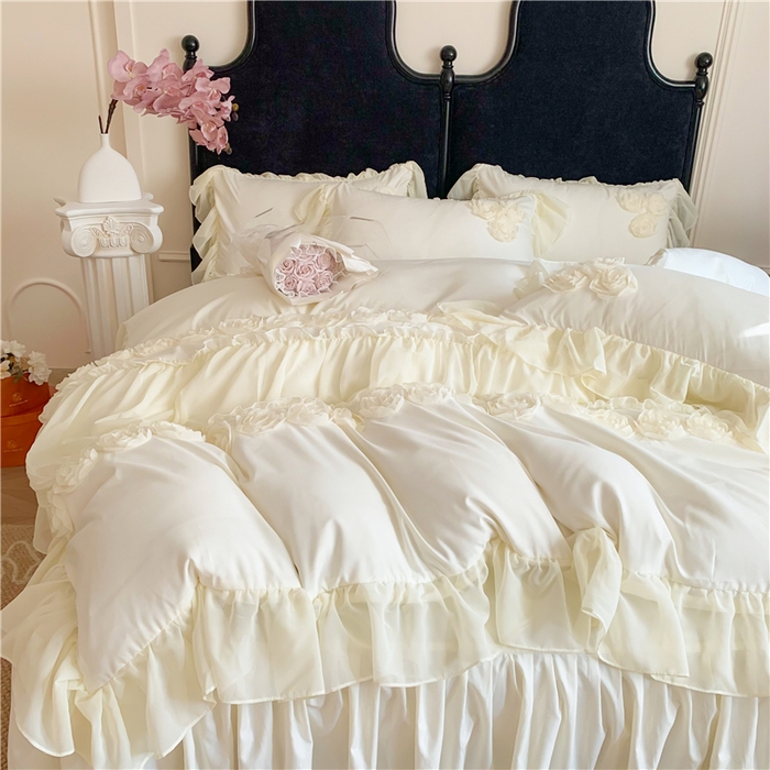 91家纺网 家纺一手货源 找家纺 富盛家纺 2025新款水洗亲肤棉盘花刺绣床裙款四件套公主风四件套甜蜜蜜系列 甜蜜蜜-白