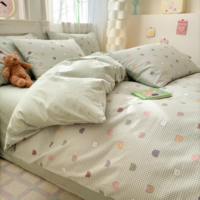 91家纺网 家纺一手货源 找家纺 清雅福 2025全棉13372小清新四件套和单被套早春系列第二批--单枕套 熊豆豆·绿