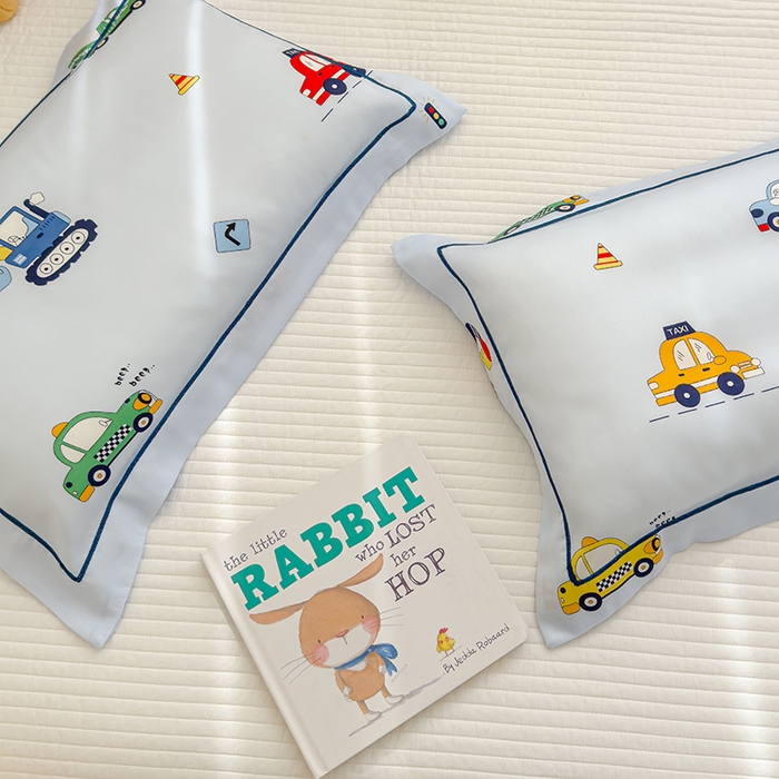 91家纺网 家纺一手货源 找家纺 良佐生活 2025新款50支天丝印花枕套  汽车小镇