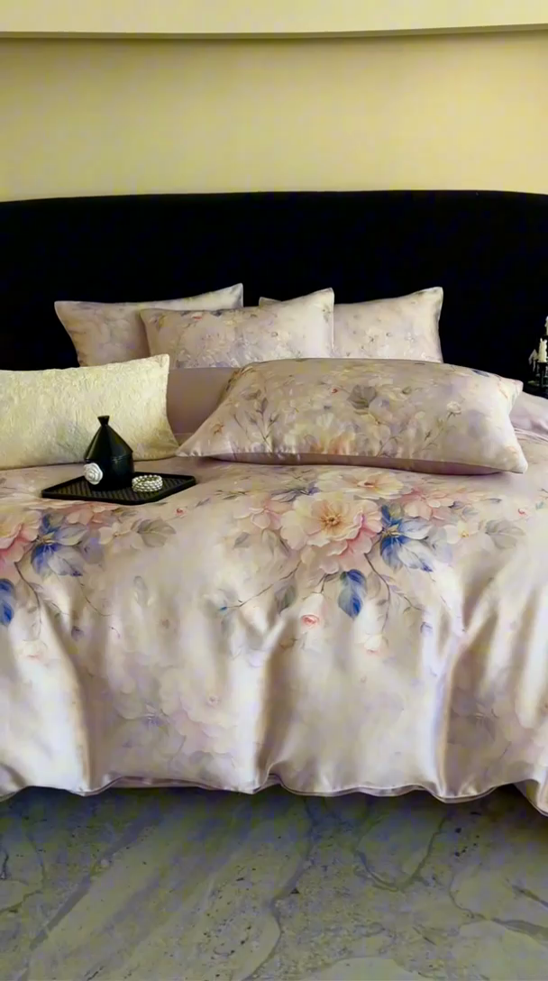 91家纺网 家纺一手货源 找家纺 立奥被业 2025年新款100%兰精天丝四件套天丝数码印花四件套 忆江南-紫