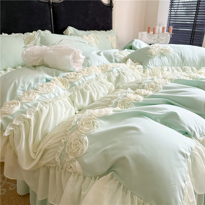 91家纺网 家纺一手货源 找家纺 富盛家纺 2025新款水洗亲肤棉盘花刺绣床裙款四件套公主风四件套甜蜜蜜系列 甜蜜蜜-绿