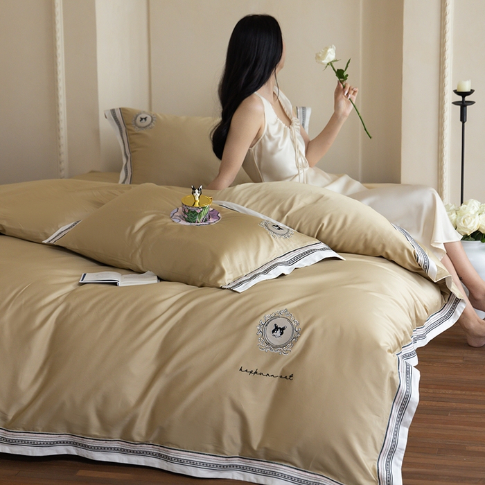 91家纺网 家纺一手货源 找家纺 赫帛 2025新款赫本猫联名系列四件套-贵族猫 贵族猫-香槟金