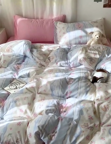 91家纺网 家纺一手货源 找家纺 仟人梦 2025新款水洗棉印花四件套 田园猫