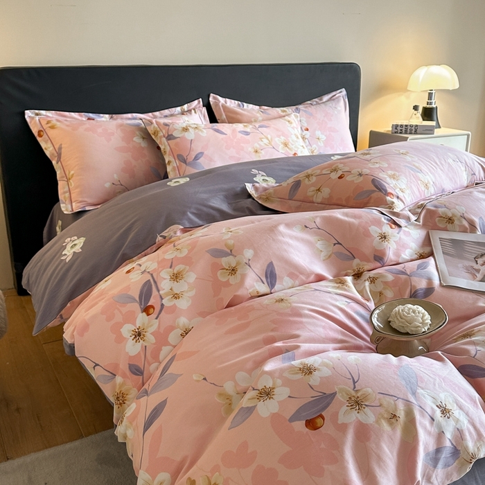 91家纺网 家纺一手货源 找家纺 格里芬家纺 2025新款全棉四件套13376纯棉印花四件套 杏绘-粉