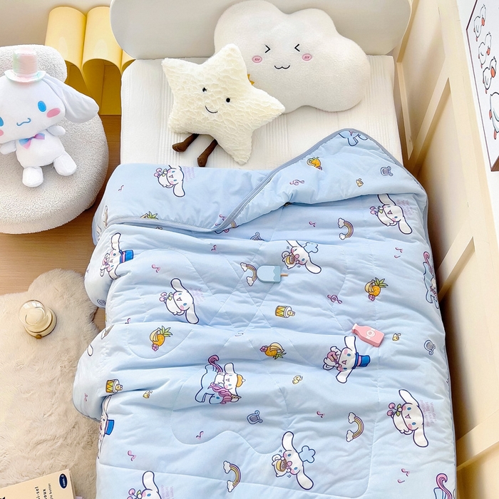 91家纺网 家纺一手货源 找家纺 鱼宝 2025新款三丽鸥凉感丝夏被 彩虹玉桂狗