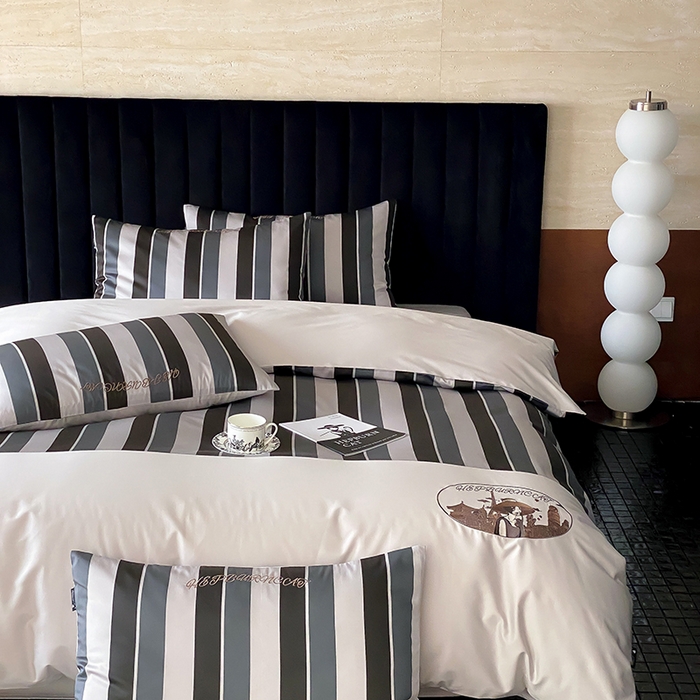 91家纺网 家纺一手货源 找家纺 （总）赫帛 2025新款赫本猫联名系列四件套-黑灰琴键